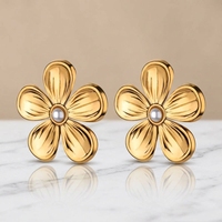 Anting Mutiara Baja Tahan Karat Berlapis Emas Desain Bunga 3D untuk Wanita Perhiasan Fashion Elegan Vintage