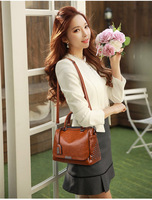 Tas Tangan Wanita Logo Kustom Vintage Hiasan Rivet Tali Lepas Pegangan Atas Model Satchel Dompet Fashion untuk Distributor Grosir