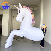 Accessoires de performance gonflables pour défilés : Cheval et licorne gonflables de carnaval Chenghuang ; Grand costume personnalisable en tissu Oxford renforcé