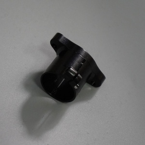 Fresado CNC Personalizado para Soporte de Aluminio Anodizado Negro Mecanizado con Doble Orificio para Piezas de Conexión Mecánica - Product Image 6
