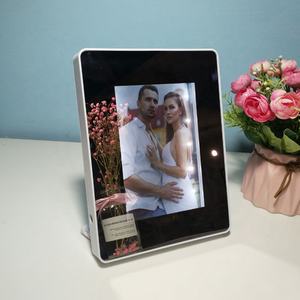 Creative New square multiuso da 7 pollici per bambini abito da sposa magico specchio luce Led foto cornice specchio da tavolo luce - Product Image 2