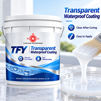 Revêtement imperméable transparent liquide blanc laiteux appliqué au rouleau sur les surfaces de carreaux en céramique pour l'étanchéité des murs intérieurs