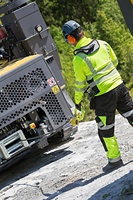 Epiroc FlexiROC T30 R Édition Carrière, Foreuse à marteau supérieur montée sur chenilles pour l'extraction de roche de carrière de basalte