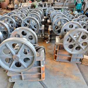 Concasseur à mâchoires en promotion, directement de l'usine, pour le recyclage des déchets de construction, du béton et des blocs de ciment - Product Image 5