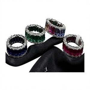 Bague élégante de qualité supérieure, tendance, en laiton plaqué argent et zircon, pour femmes, pour les mariages et les soirées - Product Image 2