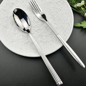 Nouvel ensemble de couverts en acier inoxydable, manche épais, cuillère et fourchette de luxe haut de gamme, manche à motif personnalisé - Product Image 2
