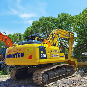รถขุดไฮดรอลิกแบบตีนตะขาบ Komatsu PC200-8 มือสอง น้ำหนักใช้งาน 20000 กก. ชั่วโมงการทำงานน้อย พร้อมใช้งาน ปั๊มไฮดรอลิก - Product Image 1