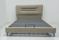 Cadre de lit rembourré Japandi avec tête de lit ondulée à plusieurs niveaux pour mobilier de chambre moderne
