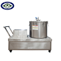 Équipement d'extraction de plantes à base de plantes à décharge manuelle avec composant de moteur central