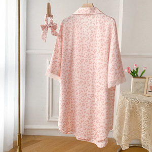 Pigiama Personalizzato <span class=keywords><strong>da</strong></span> Donna, <span class=keywords><strong>Camicia</strong></span> <span class=keywords><strong>da</strong></span> <span class=keywords><strong>Notte</strong></span> Primaverile ed Estiva, Elegante e Sexy in Raso Rosa, Cardigan <span class=keywords><strong>con</strong></span> Maniche a Tre Quarti, Sottile e Leggero - Product Image 2