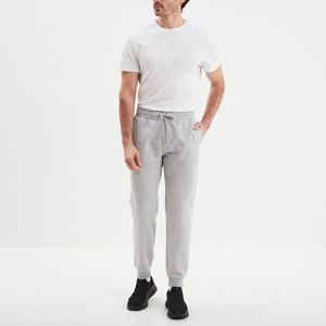 Jogging classique décontracté à jambe droite pour homme, taille mi-haute avec poignets côtelés, taille élastique et deux poches latérales, polyvalent pour un usage quotidien - Product Image 5