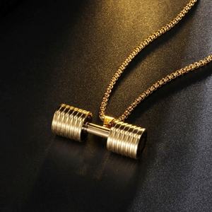 Collier de fitness pour homme en acier inoxydable plaqué or 18 carats, avec pendentif haltère en acier titane, vente en gros - Product Image 4