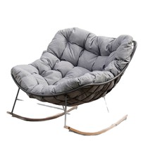 Fauteuil à bascule surdimensionné en peluche rembourré avec structure métallique robuste pour la chambre, le bord de la piscine, le jardin et la détente en extérieur
