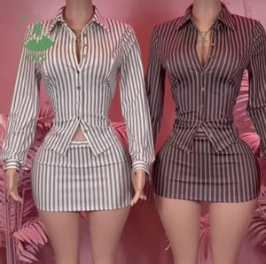 Neues Damenmode-Set mit Streifenmuster: Zweiteiliges Outfit mit Langarm-Oberteil und Kurzem Rock, Trendige Kombination - Product Image 1