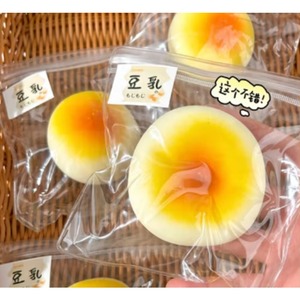 Divertido Juguete de Plástico Líquido con Forma de Leche de Soya: Juguete Antiestrés de Alta Estética - Product Image 2