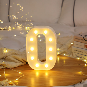 Decorazioni per la Laurea 2026: Lettere Luminose a LED per Centrotavola di Scuole Materne, Superiori e Università - Insegna '<span class=keywords><strong>M</strong></span>' - Product Image 3