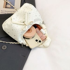 Bolso de mano plisado con lazo estilo dulce para mujer, novedad primavera 2026, bandolera elegante con forma de nube - Product Image 3