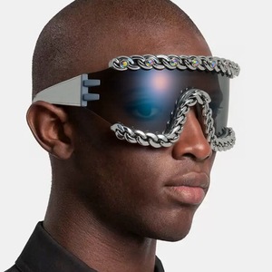 Châu Âu Mỹ mới một mảnh thời trang kính mát xuyên biên giới chuỗi Punk bên kính UV400 cho nam giới phụ nữ - Product Image 1