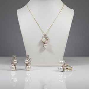 Pendientes de Oro de 18 Quilates con Perlas Brillantes en Espiral para Bodas y Fiestas - Product Image 4