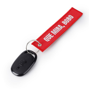 Porte-clés de voiture Que Mira Bobo en tissu rouge et bleu avec boucle métallique pour accessoires automobiles - Product Image 5