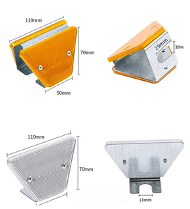 Producto de seguridad vial Barandilla Delineadores Barrera Reflectores de plástico Marcadores de carretera Señal Energía solar Mayor visibilidad - Product Image 6