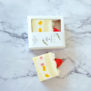 สบู่หน้าดีไซน์เค้กน่ารักทำมือ แต่งหน้าเค้กด้วยสีสันสดใส พร้อมสาหร่ายขาว ลดสิว บำรุงผิวด้วยเชียบัตเตอร์และแร่ธาตุ - Product Image 5