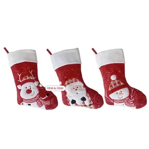 2024最新热卖节日装饰圣诞老人雪人驯鹿配格子围巾红色刺绣圣诞袜