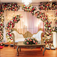 Bruidsbloemen Luxe Roze Bloemwandpanelen - Roze Luxe Bloemachtergrond voor Bruiloften & Evenementen