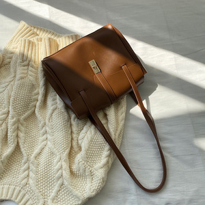 Sac fourre-tout en cuir souple grande capacité avec rabat, sac à bandoulière pour femme, usage quotidien, automne 2025, marron - Product Image 5