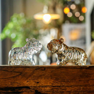Mini figurines de tigre en cristal, presse-papiers en forme d'animal poli, respectueux de l'environnement, décorations de table pour la maison, superbes cadeaux d'anniversaire pour enfants - Product Image 6
