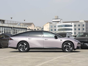 2026 <span class=keywords><strong>P7</strong></span>+ Extended Range 1550 Max Flagship EREV Sedan 430km Autonomie EV 1550km Autonomie Totale 800V 5C Charge Rapide Véhicule Électrique Familial de Luxe - Product Image 2