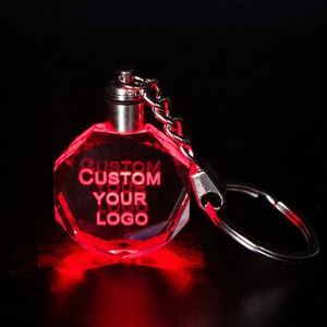 Porte-clés en cristal LED vierge pour sublimation, personnalisable avec logo de voiture, en verre 3D gravé au laser, pour cadeaux promotionnels - Product Image 3