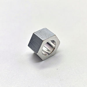 Entretoise hexagonale profil T série 6000 en alliage pour dissipateur thermique, usinage par cintrage - Product Image 1