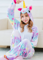 Imprimé ciel étoilé licorne double face lueur lumineuse dans le tissu de flanelle sombre pour couverture