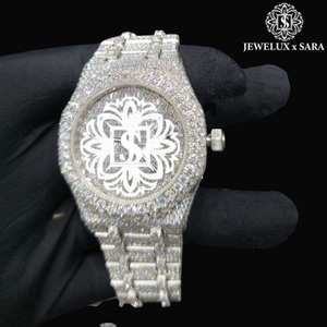 Reloj de Diamantes en Oro Rosa con Incrustaciones Completas, Movimiento de Cuarzo de Precisión, para Eventos Casuales y Formales, Disponible para Exportación - Product Image 3