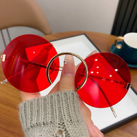Lunettes de soleil rétro Protection UV Effet amincissant Monture large inspirée des célébrités d'Internet Modèle en alliage et pierre naturelle LXQ3529
