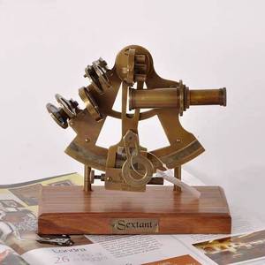 Sextant Profesional Berlapis Emas dari Kuningan, Alat Navigasi Nautika untuk Kapal & Perahu, Dekorasi Rumah & Kantor Natal, Hadiah Buatan Tangan - Product Image 1