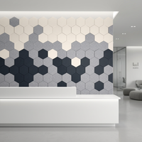 Panneau acoustique mural hexagonal coloré en polyester Qinsound, ignifuge et insonorisant, en feutre, pour bureaux, hôtels et halls d'accueil