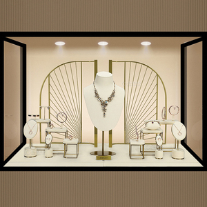 Elegante Expositor de Joyería de Metal, Soporte Personalizado de Microfibra Moderno para Aretes y Collares, Busto para Exhibición de Joyería - Product Image 6