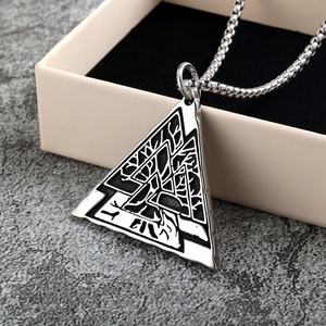 Colgantes y Amuletos Personalizados de Acero Inoxidable Únicos para Hombre: Vikingo Valknut Yggdrasil Triángulo Mitología Nórdica Vintage - Product Image 4