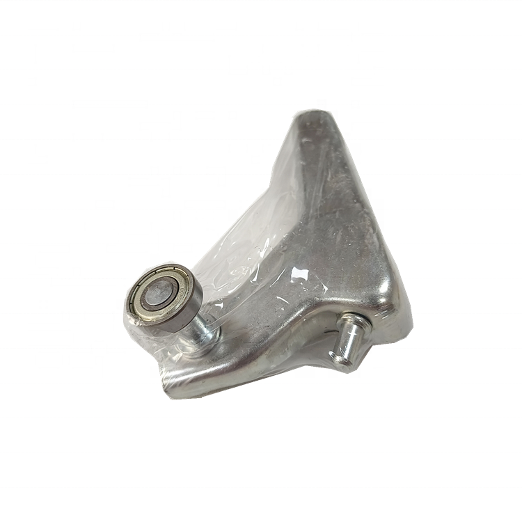 Trading Products New Arrivals 2KDFTV 2TRFE 1TRFE 1KDFTV Upper Part Later Sliding Door Roller 68320-26030 Auto Parts Image 2
