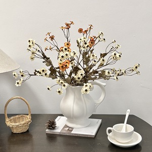 Fleurs artificielles de marguerite et de camomille en soie, blanches et orange, pour décoration florale, accessoires de mariage et de maison pour l'automne, décoration de table, haute simulation - Product Image 1