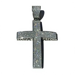 Colgante de cruz de plata 925 con diamantes para hombre, estilo religioso, diamante cultivado en laboratorio, corte brillante redondo, color G - Product Image 1
