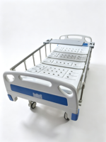Lit médical manuel à 3 manivelles E-BC006 avec surface perforée, entièrement réglable en hauteur, pour soins hospitaliers aux patients