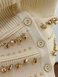 Set coordinato da donna per l'autunno: <span class=keywords><strong>cardigan</strong></span> lavorato a maglia con perline applicate a mano in <span class=keywords><strong>giallo</strong></span> chiaro e gonna midi a vita alta - Product Image 5