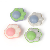 Jouet interactif à mâcher pour chats, en gros, personnalisé, OEM, avec boule rotative à la menthe et à la cataire, pour la dentition, le nettoyage des dents et la stimulation.