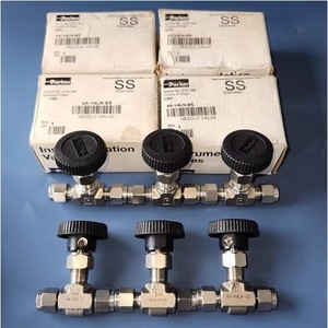 Vanne à aiguille Parker 4A-V4LN-SS 1/4 po avec raccord à ferrule en acier inoxydable - Product Image 2