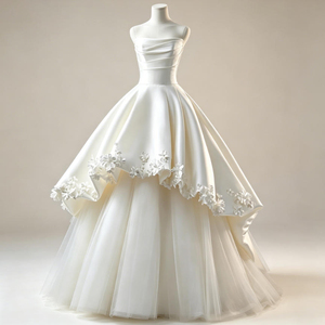 Robe de mariée élégante et moderne en satin, sans bretelles, asymétrique, avec <span class=keywords><strong>jupon</strong></span> en tulle amovible et appliques florales 3D - Product Image 5