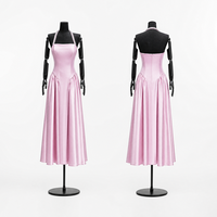 Robe longue en satin tendance pour femme, avec bretelles en strass, col carré et corsage corset, idéale pour les soirées formelles et les galas, vente en gros