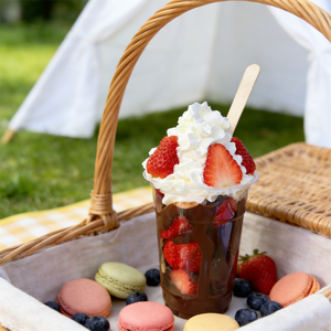 Vaso de 16oz de plástico transparente con espuma para modelo de comida artificial - Copa ecológica de fresa con crema batida y nieve para helado suave, ideal para bodas - Product Image 6